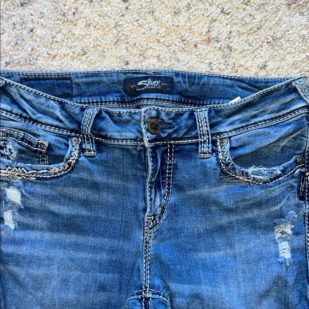 Silver Jeans Women's Distressed Blue Elyse Capris Ankle Jeans Size 29 - Picture 3 of 7